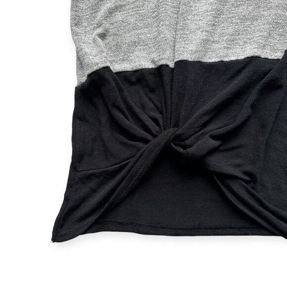 🔃Yidarton Gray And Black Front Twist Short Sleeve Shirt - Picture 3 of 6